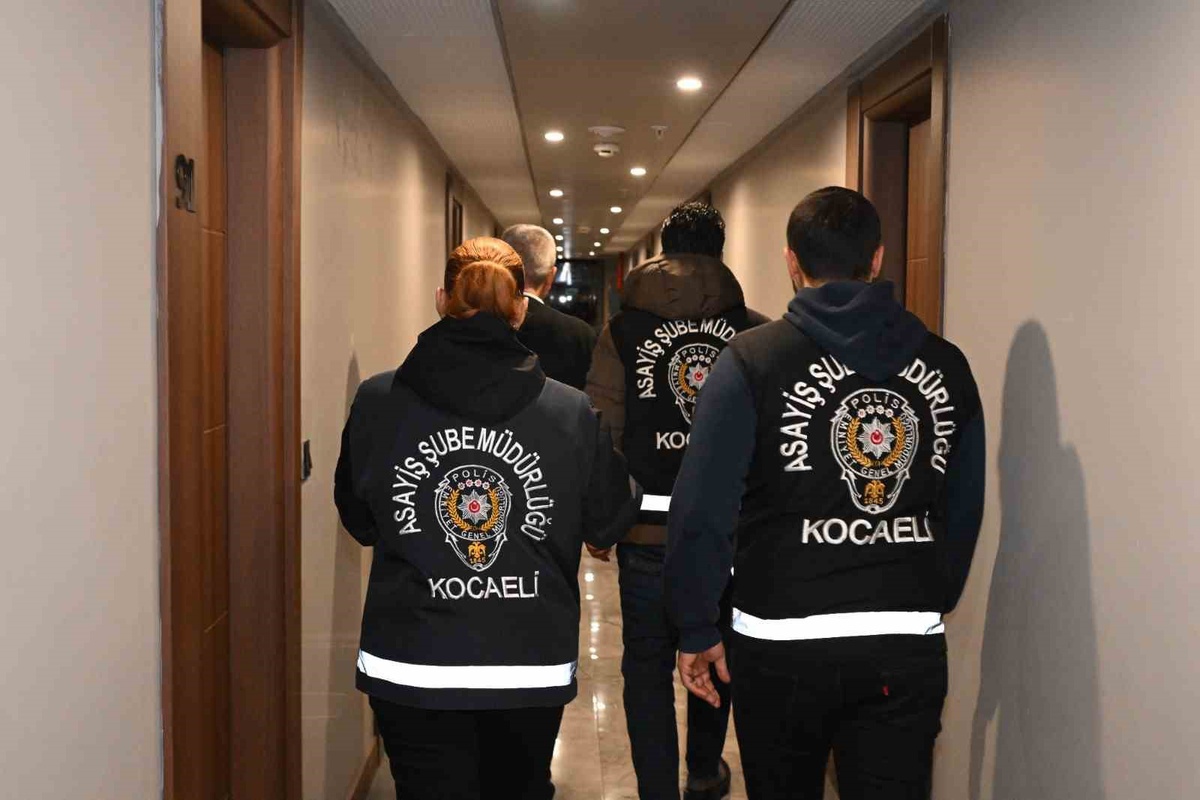Kocaeli'de 62 ekipli operasyonda aranan 54 şüpheli tutuklandı