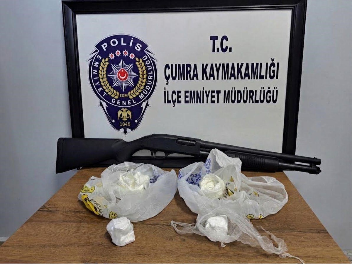 Konya Çumra'da 130 gram kokain ele geçirildi, 4 şüpheli tutuklandı