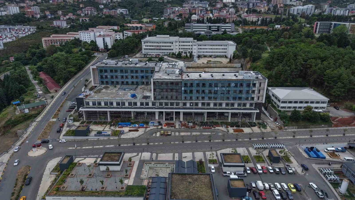 KTÜ Çocuk Hastanesi’nde inşaat yüzde 95’e ulaştı, hastane önümüzdeki yıl açılacak