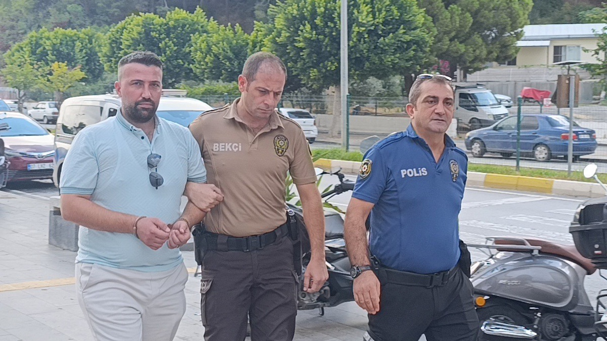 Manavgat'ta denetimde ölüye ait ehliyet kullanan cinayet hükümlüsü tutuklandı