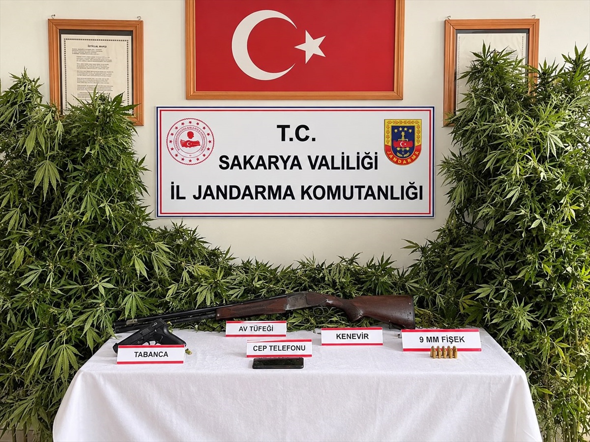Sakarya'da Karasu, Sapanca ve Hendek'te uyuşturucu operasyonunda 3 zanlı tutuklandı