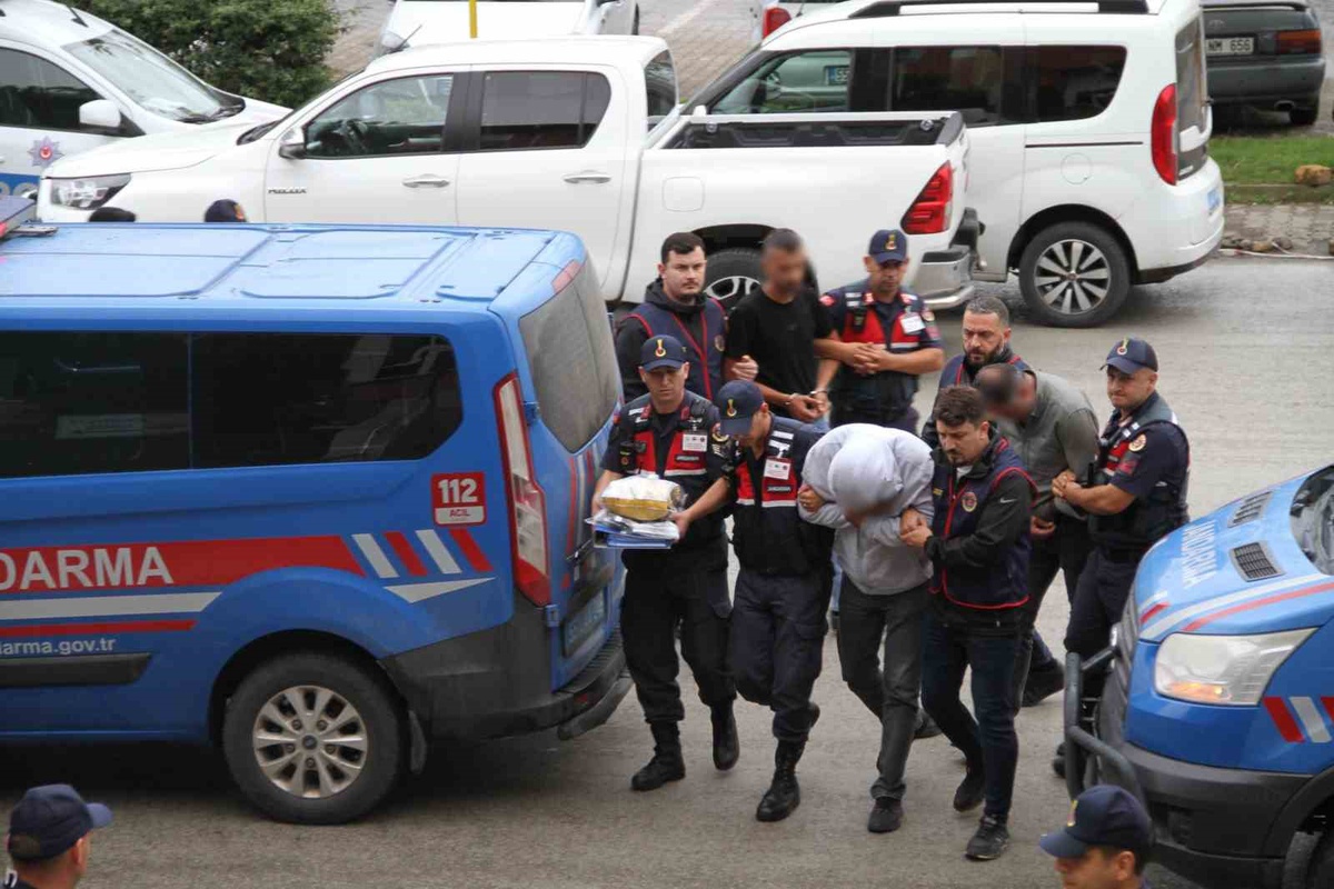 Samsun Çarşamba'da 17 milyonluk senet dolandırıcılığında 4 şüpheli gözaltına alındı