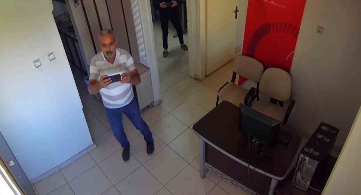 Şanlıurfa'daki 5.4'lük depreme büroda yakalanan İhlas muhabirleri o anları anlattı
