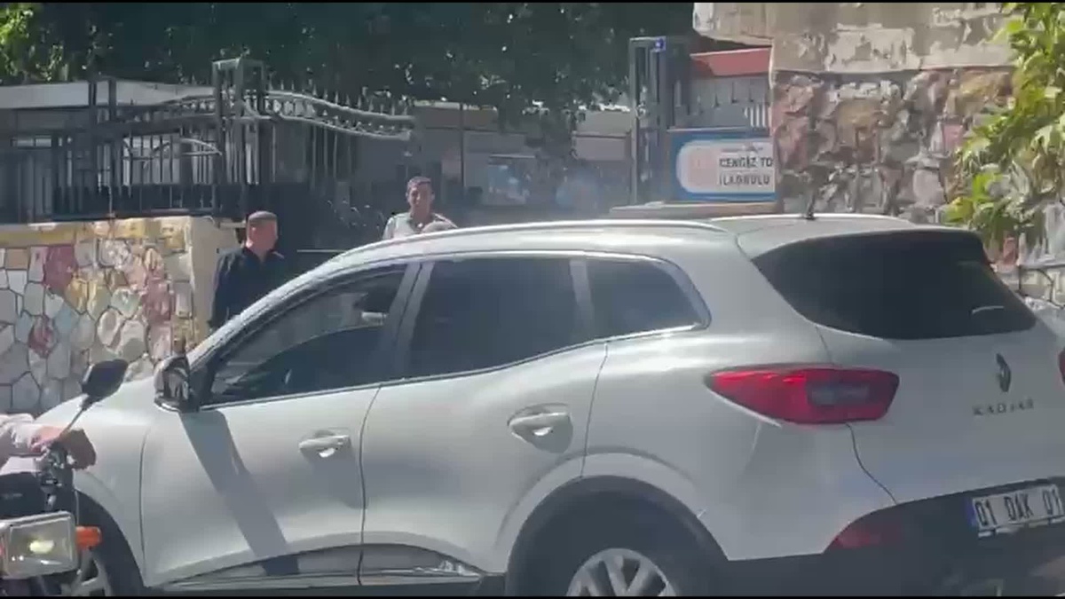 Şanlıurfa Karaköprü’de 5,4’lük depremde veliler çocuklarını almaya okullara gitti