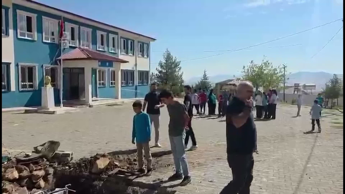 Şanlıurfa Karaköprü merkezli 5,4'lük deprem Adıyaman'da panik yarattı