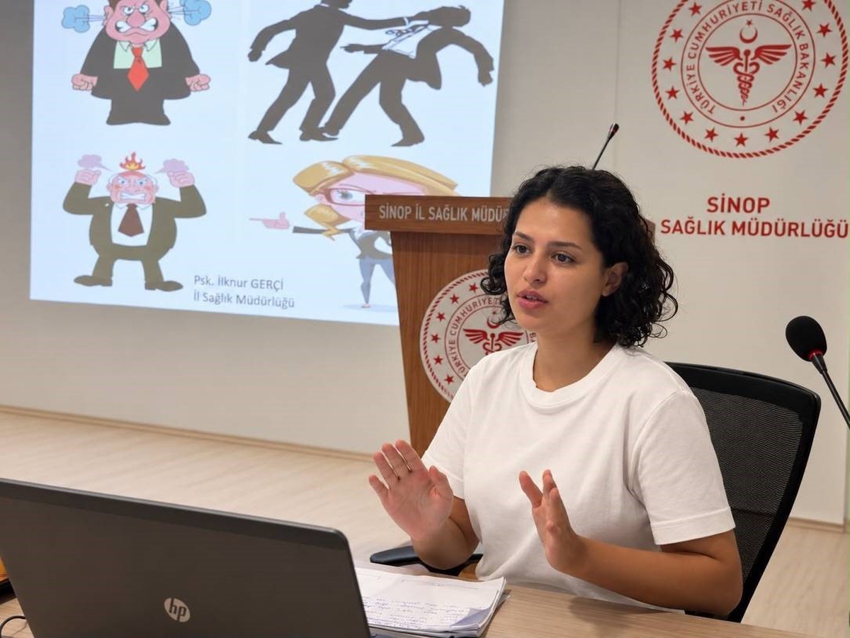 Sinop İl Sağlık Müdürlüğü, hasta hakları birim sorumlularına hizmet içi eğitim verdi
