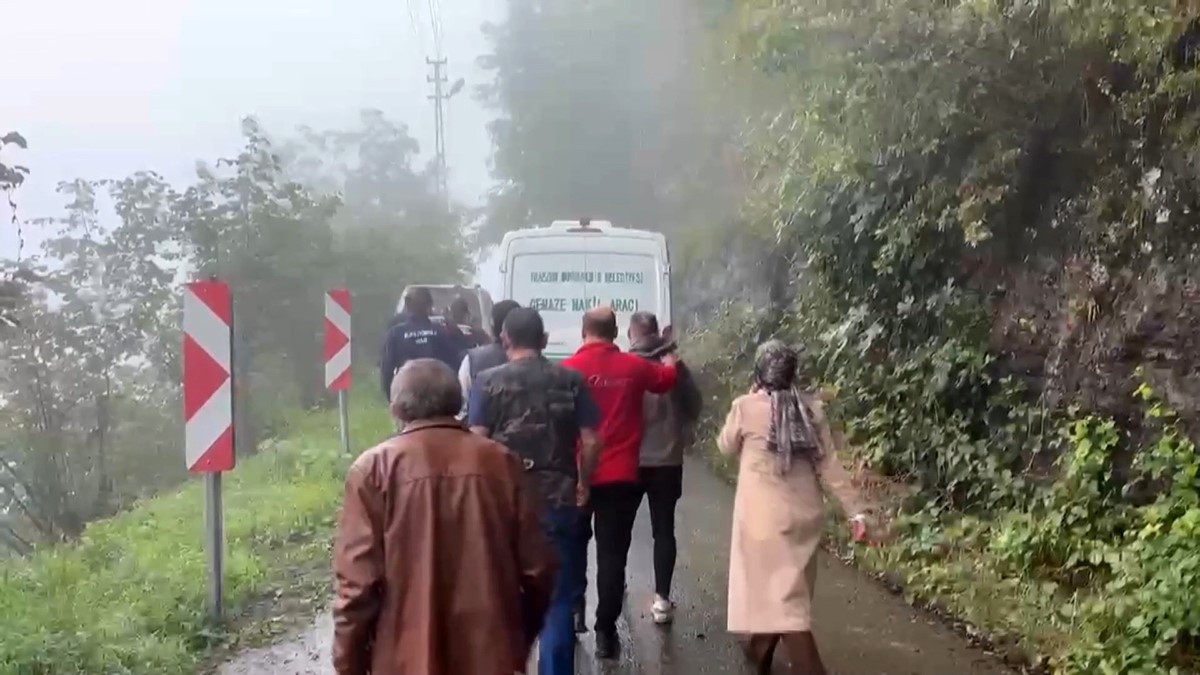 Trabzon Ortahisar'da toprak kaymasında toprak altında kalan işçi hayatını kaybetti