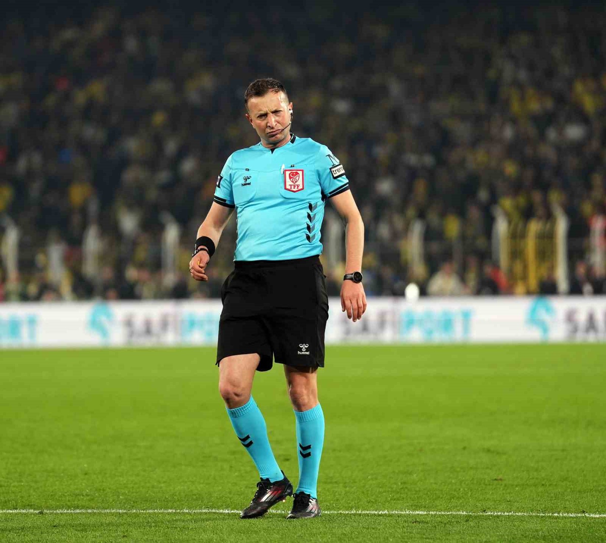 Trendyol Süper Lig'de 4 hakem 4'er maç yönetti