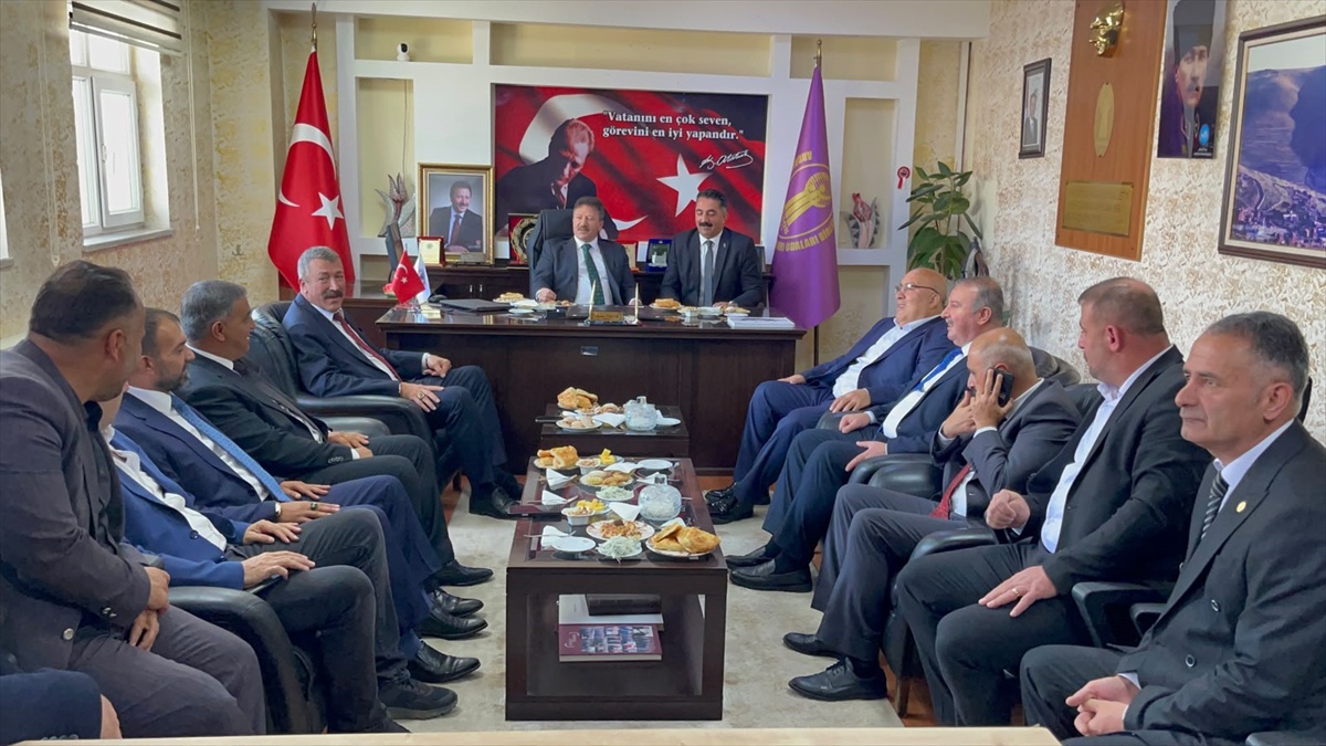TŞOF Başkanı Yiğiner Ardahan'da esnafla buluştu, TESK adaylığını duyurdu