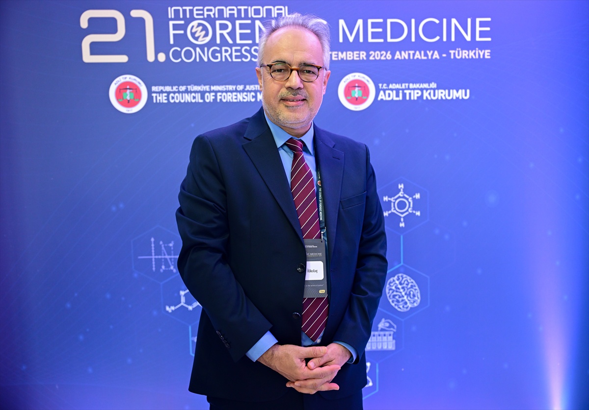 YÖK Üyesi İlkılıç, Adli Tıp Günleri'nde taşıyıcı anneliğin etik sorunlarını anlattı