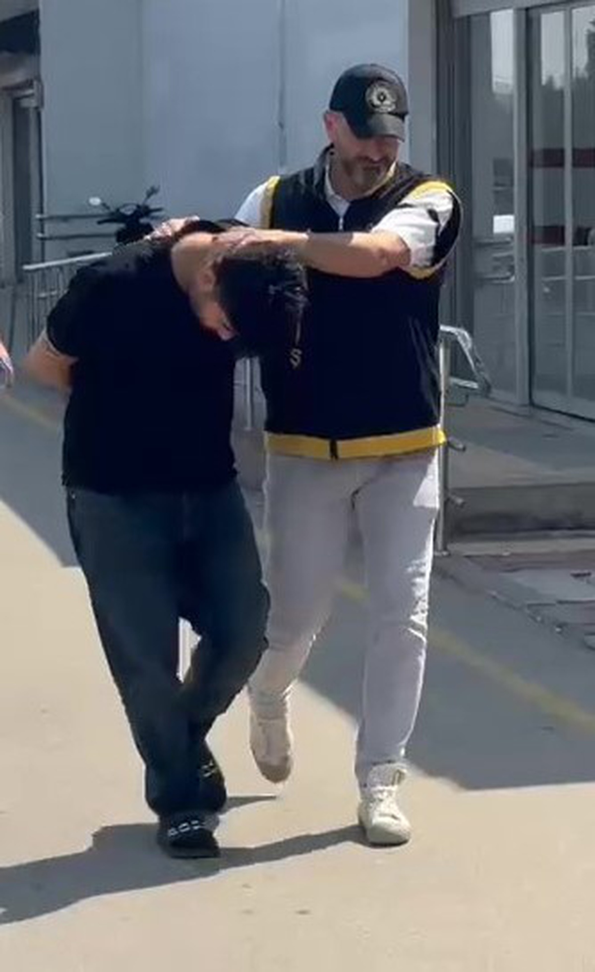 Adana'da trafik tartışması sonrası 22 yaşındaki genci öldüren şüpheli tutuklandı