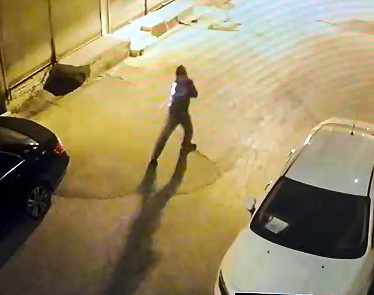 Adana Seyhan'da aynı ailenin araçlarına iki gün üst üste ateş