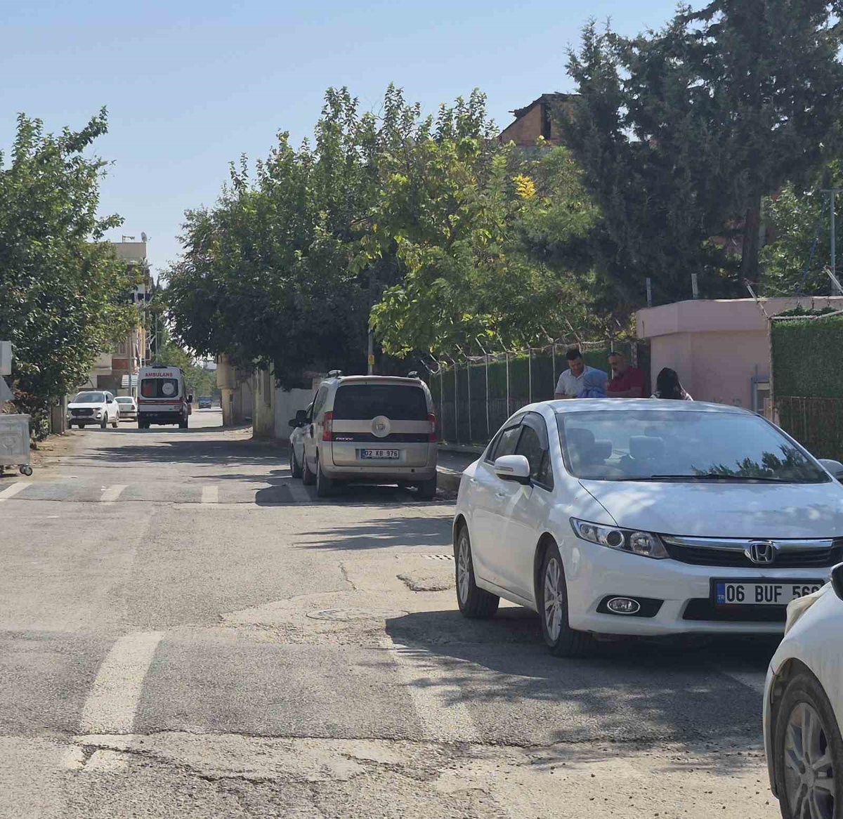 Adıyaman'daki Karacaoğlan Ortaokulu'nda merdivenlerden düşen öğrenci yaralandı