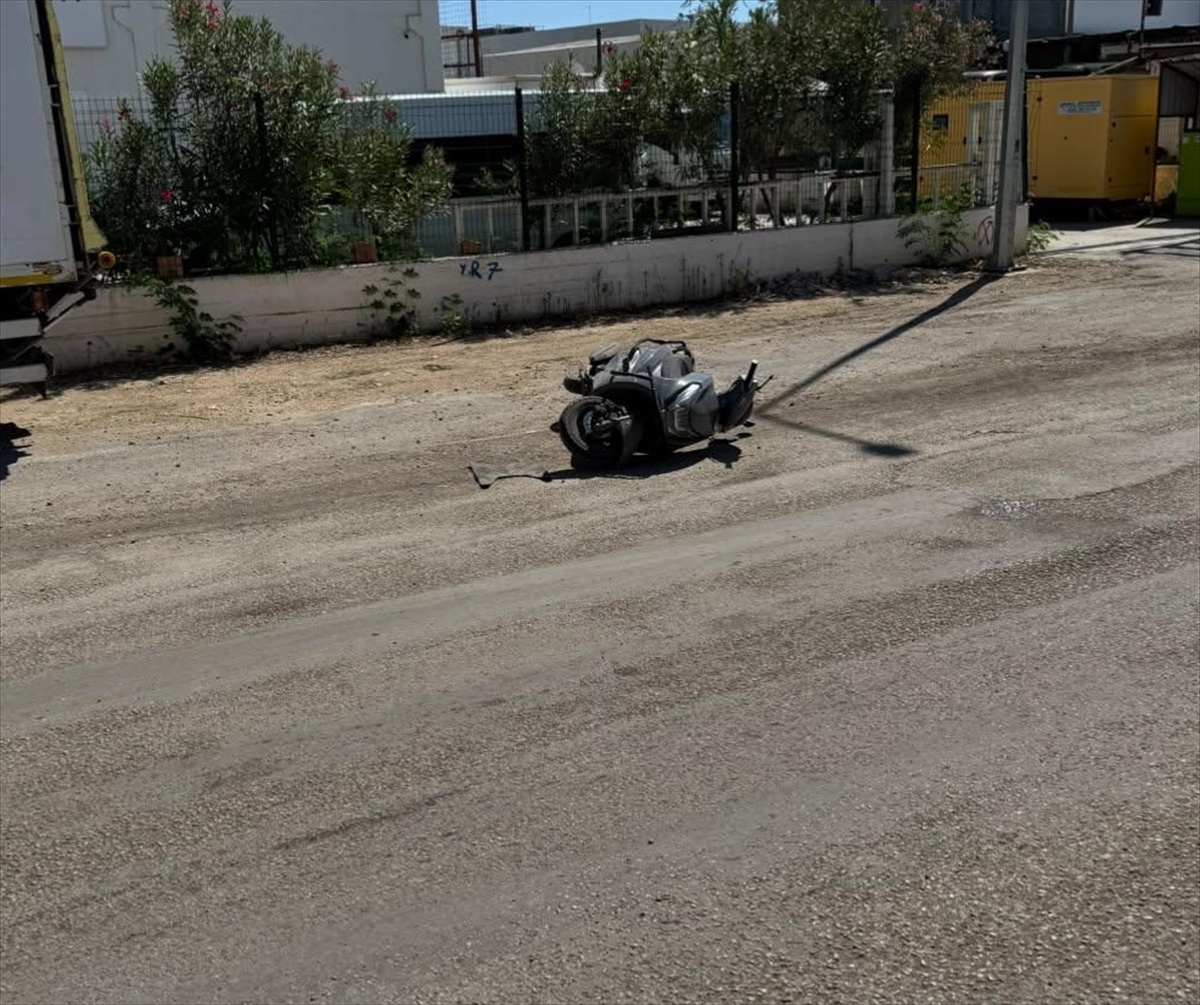 Antalya Manavgat'ta forklift ataşmanına çarpan motosikletin sürücüsü öldü