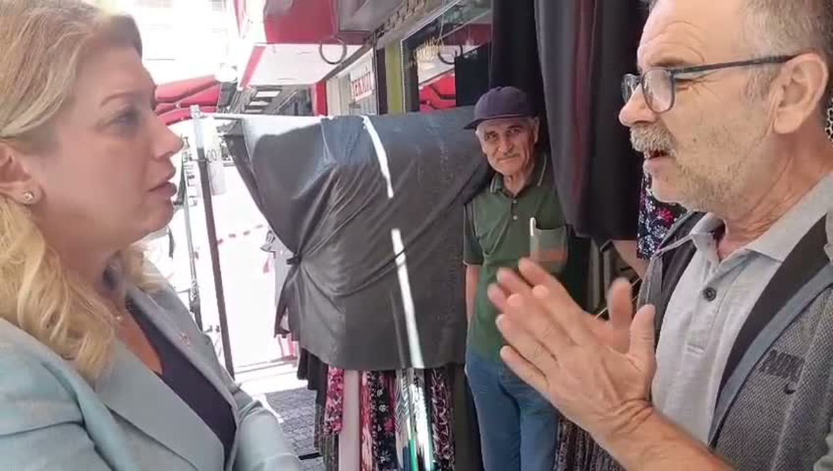 Asu Kaya Balıkesir'de esnafı dinledi, 15 liraya çorap satılmadığını aktardı