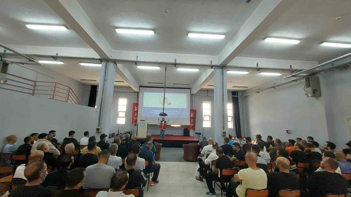 Bandırma Cezaevi'nde hükümlülere kadına yönelik şiddetle mücadele eğitimi verildi