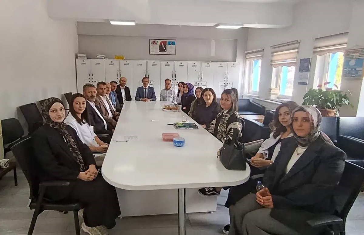 Bayburt İl Milli Eğitim Müdürü Kahraman, iki lisede incelemelerde bulundu