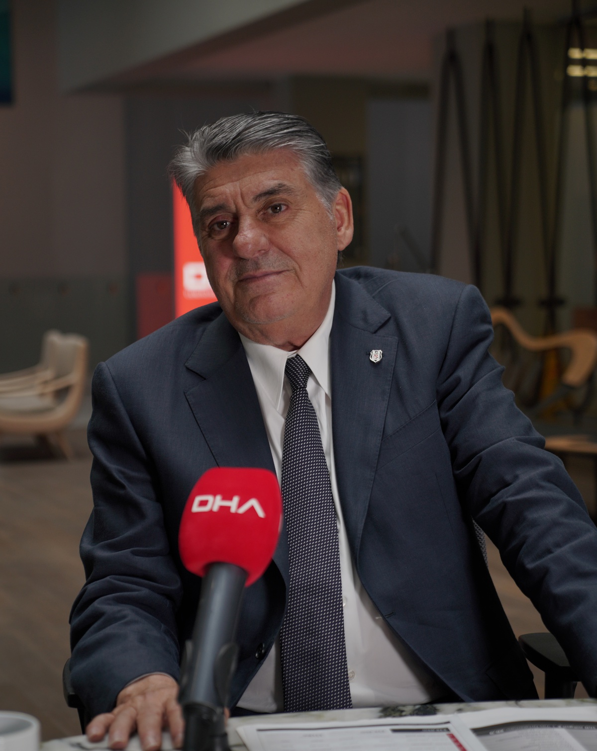 Beşiktaş Başkanı Adalı, 'siyahla beyaz kadar fark var' diye konuştu