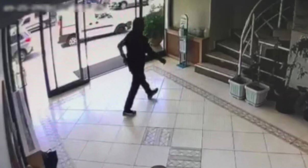 Beykoz'da sendika binasında ateş açan M.S.A. ruhsatsız tabancayla yakalandı
