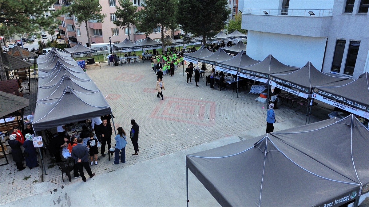 Bilecik'te düzenlenen 4007 Bilim Şenliği 9 bin öğrenci hedefiyle başladı