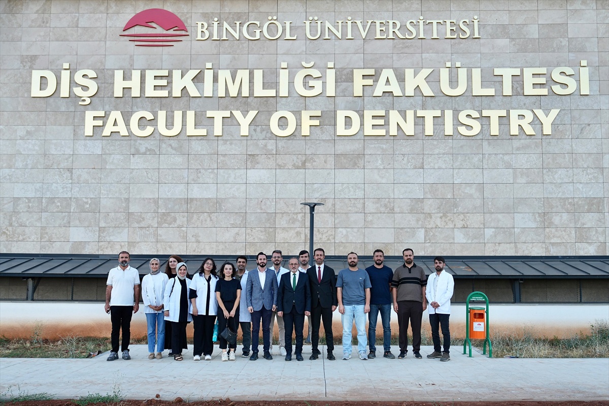 Bingöl Diş Hekimliği Hastanesi hasta kabulüne başladı, ilk hasta Rektör Çelik oldu