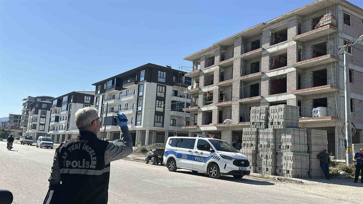 Burdur'da inşaatta rahatsızlanan 62 yaşındaki çatı ustası hastanede kurtarılamadı