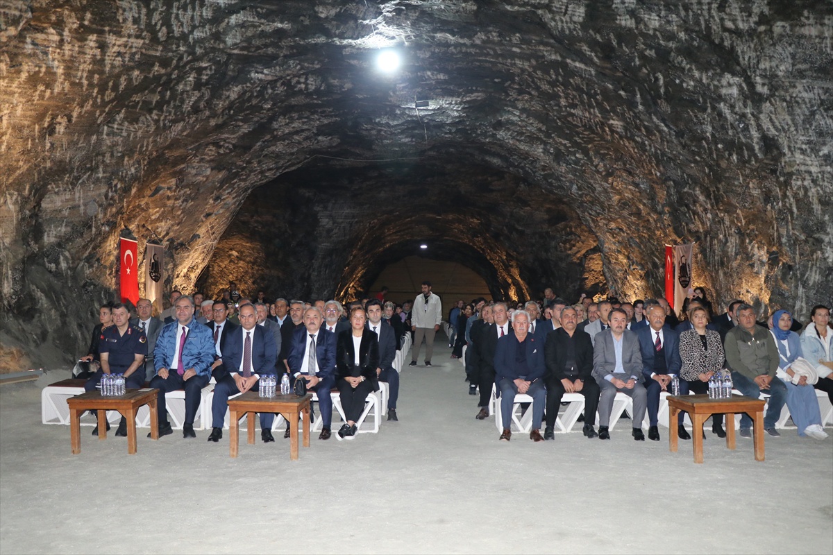 Çankırı'da 150 metre derindeki Tuz Şehri'nde iklim farkındalığı etkinliği yapıldı