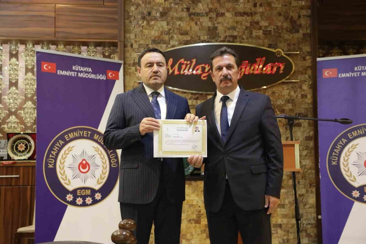 Çankırı İl Emniyet Müdürü olarak atanan Osman Elbir'e Kütahya'da veda yemeği verildi