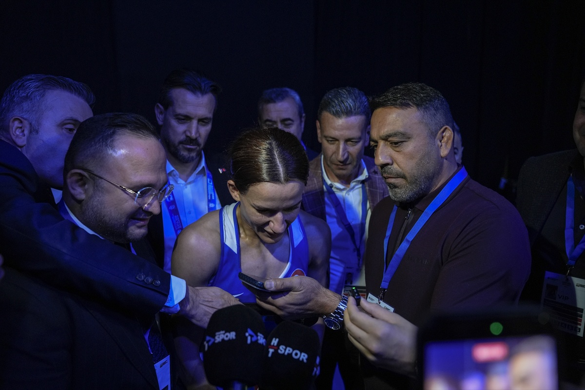 Cumhurbaşkanı Erdoğan, Avrupa şampiyonu milli boksör Hatice Akbaş'ı tebrik etti