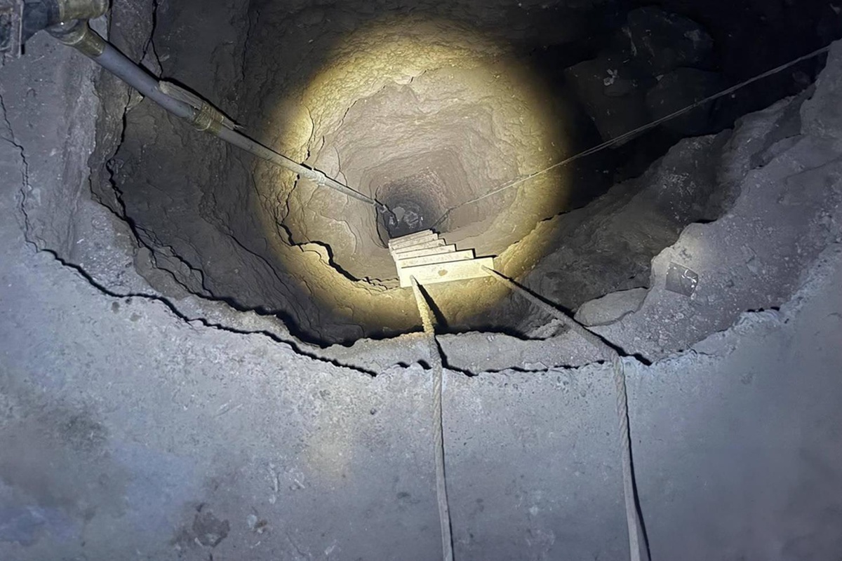 Defineciler evin içinde 25 metrelik kuyu kazdı