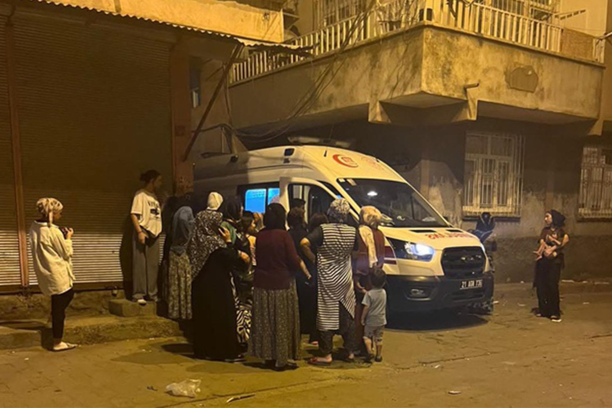 Evden kaçtı, peşinden geldi! Diyarbakır'da 32 yaşındaki Ayfer merdivende öldürüldü