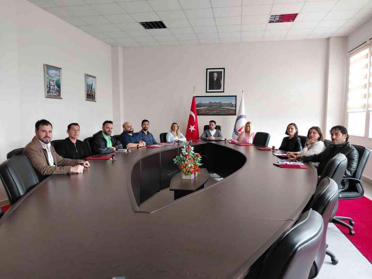 DPÜ Emet MYO Akademik Kurulu 2026-2027 güz dönemi hazırlıklarını görüştü