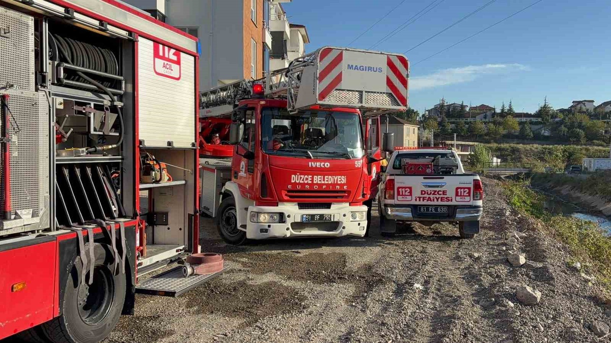 Düzce Konuralp'te 4 katlı binadaki yangın 2 odada etkili oldu, söndürüldü