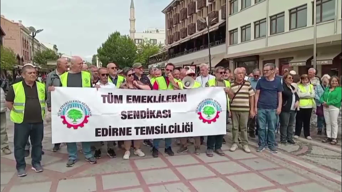 Edirne'de emekliler 25 bin 100 lira seyyanen zammın tüm emeklilere verilmesini istedi