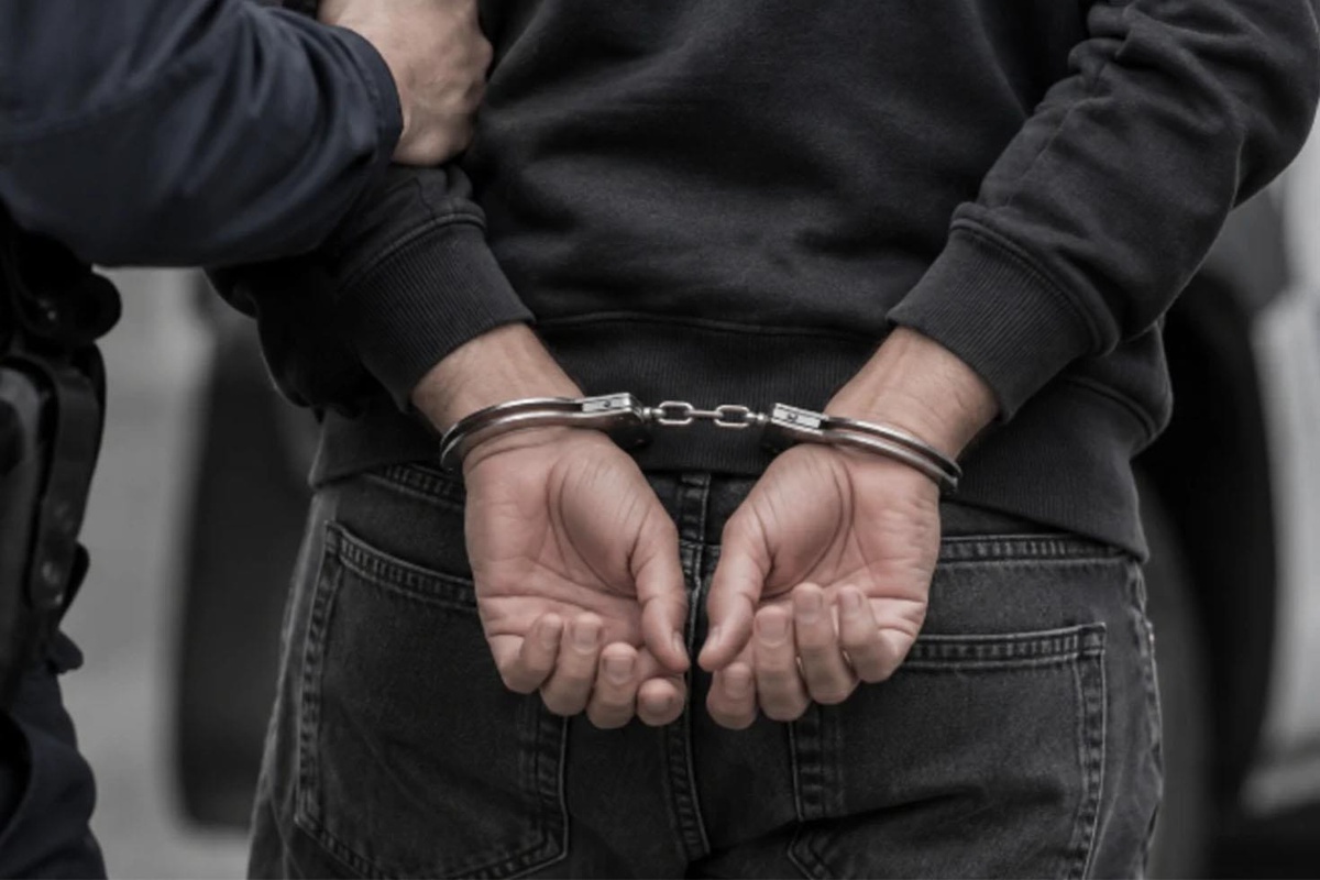 Evlenmesine izin vermeyen babasını öldürdü! 18 yaşındaki genç tutuklandı