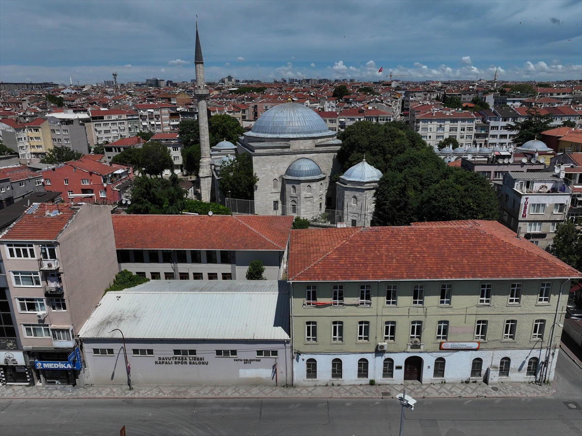 Fatih'teki Davutpaşa Anadolu Lisesi 1485'ten beri eğitim veriyor