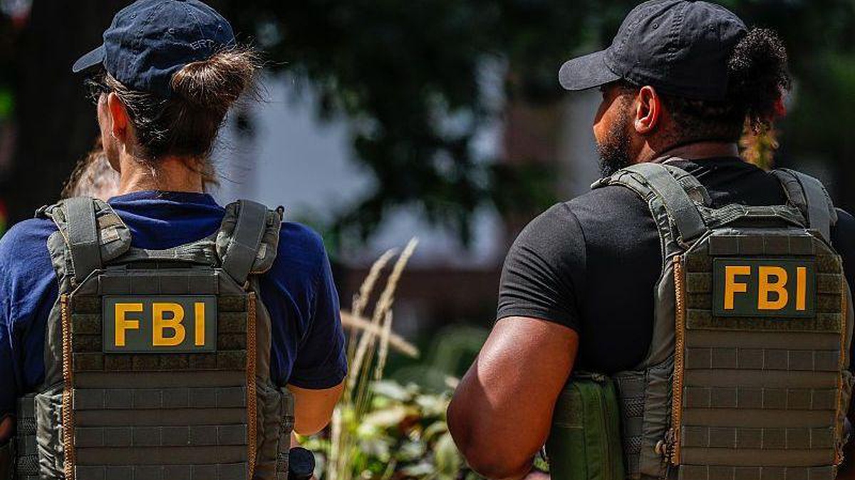 FBI'ı hackleyen grup, binlerce ajanın tıbbi kayıtlarını sızdırdığını iddia etti