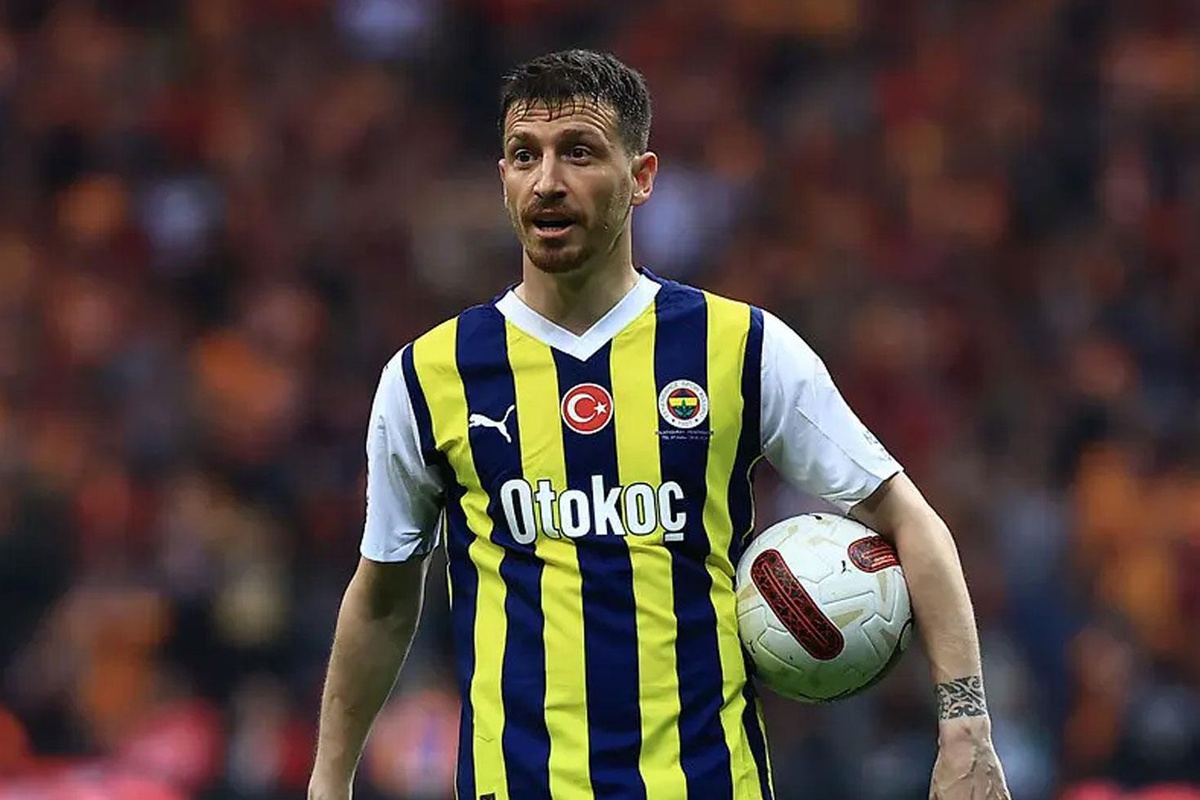 Fenerbahçe'de Mert Hakan kararı! İsmail Kartal yüzüne söyledi