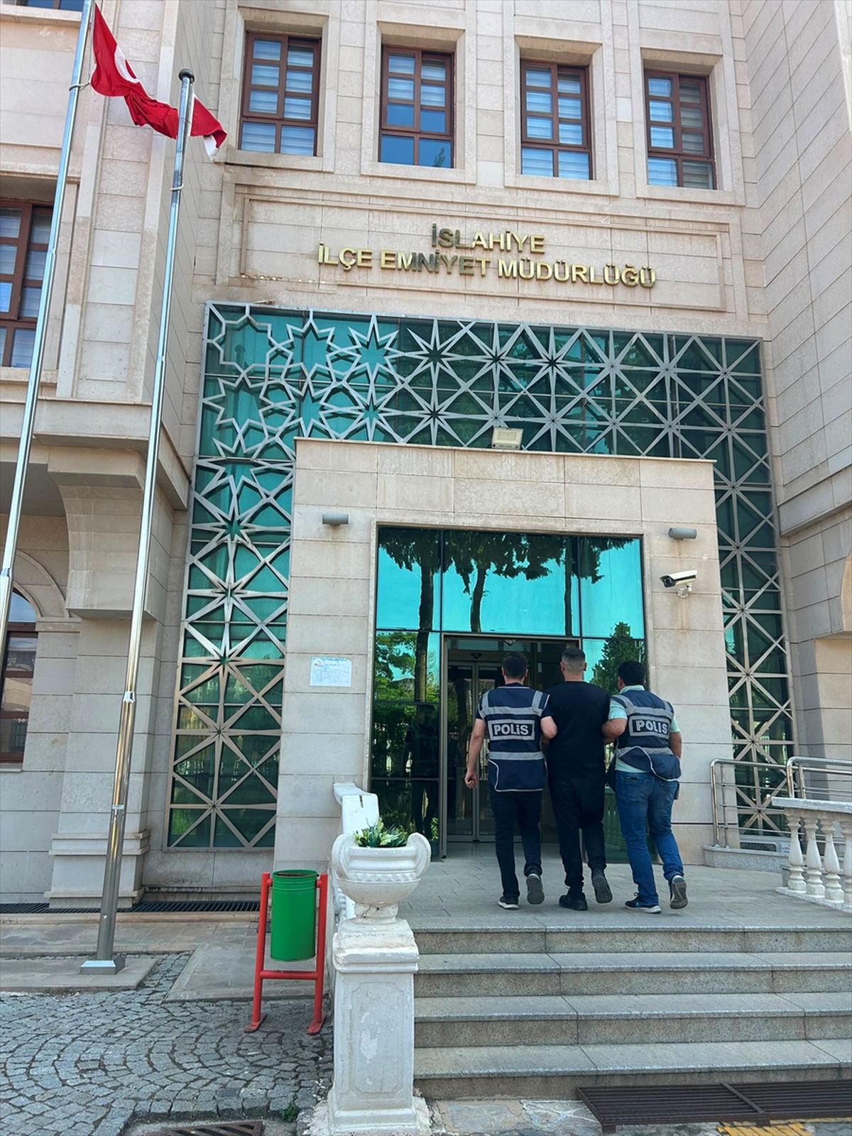 Gaziantep İslahiye'de yağma suçundan 8 yıl 8 ay hapis cezası alan hükümlü yakalandı