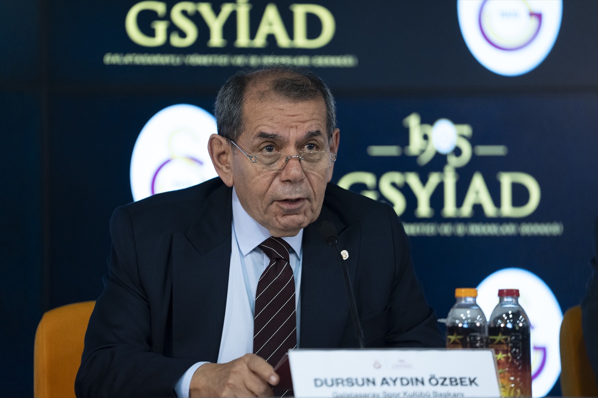 GS Başkanı Özbek, Okan Buruk'la sorun olmadığını söyledi, 5. kez şampiyonluk istiyor