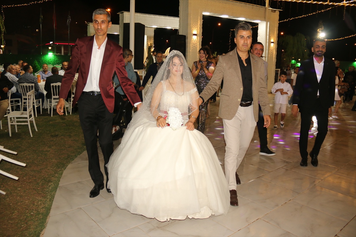 Hatay Kırıkhan’da Down sendromlu Pınar Aksoy için düğün töreni düzenlendi