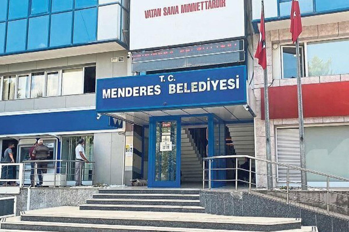 Menderes Belediyesi rüşvet soruşturmasında 9 şüpheliden 7'si tutuklandı