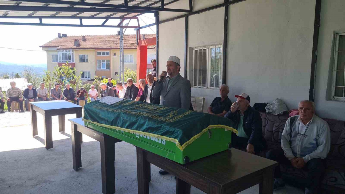 Kalp krizi sonucu ölen 12 yaşındaki Muhammet Ali Akpürçek Çaycuma'da defnedildi