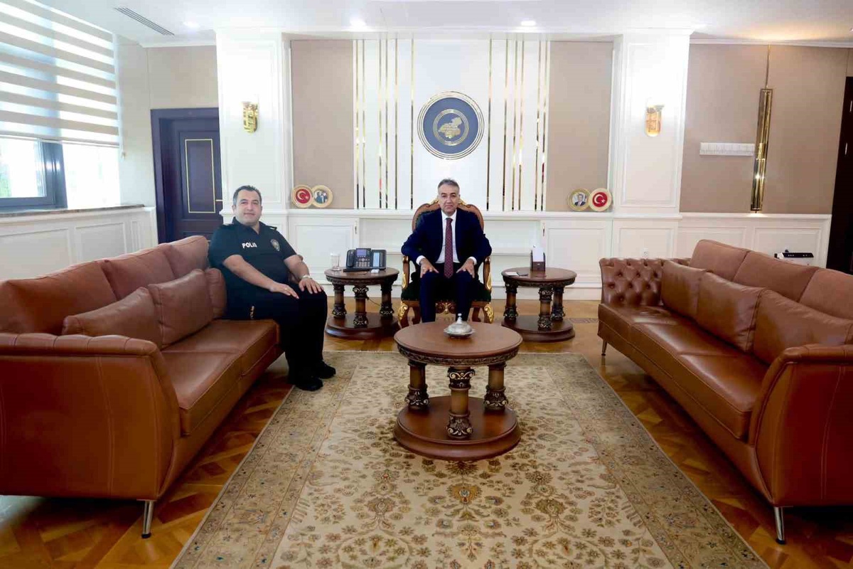 Karabük Valisi Çağatay, yeni İl Emniyet Müdürü Tınmazol’u makamında ağırladı
