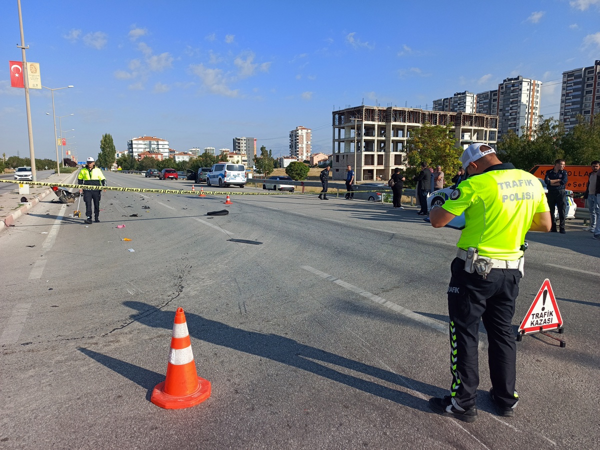 Karaman'da otomobil ile elektrikli bisiklet çarpıştı, liseli sürücü ağır yaralandı