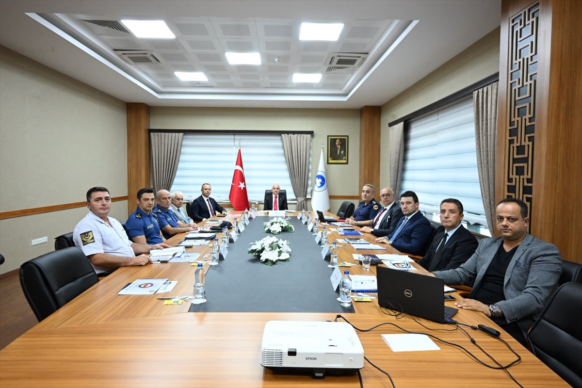 Kırklareli'nde üniversite güvenlik toplantısında eğitim yılı tedbirleri görüşüldü