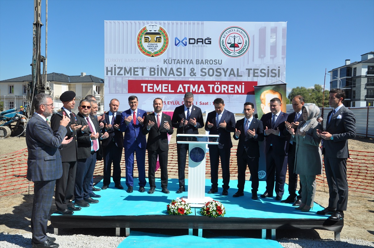 Kütahya Barosu'nun avukat hizmet binası için 3 bin 850 metrekarelik alanda temel atıldı