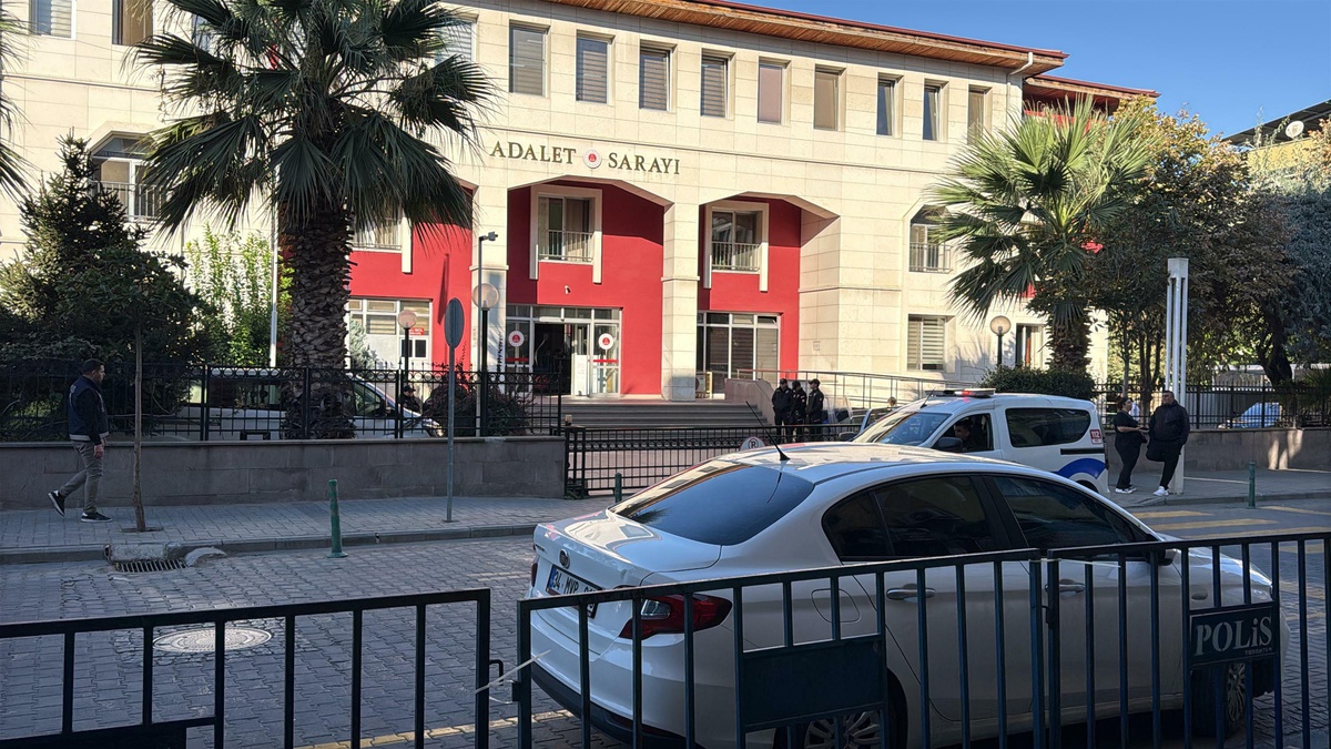 Manisa Turgutlu'da 11 öğrenci yaralandı, saldırıda 10 şüpheli adliyeye sevk edildi