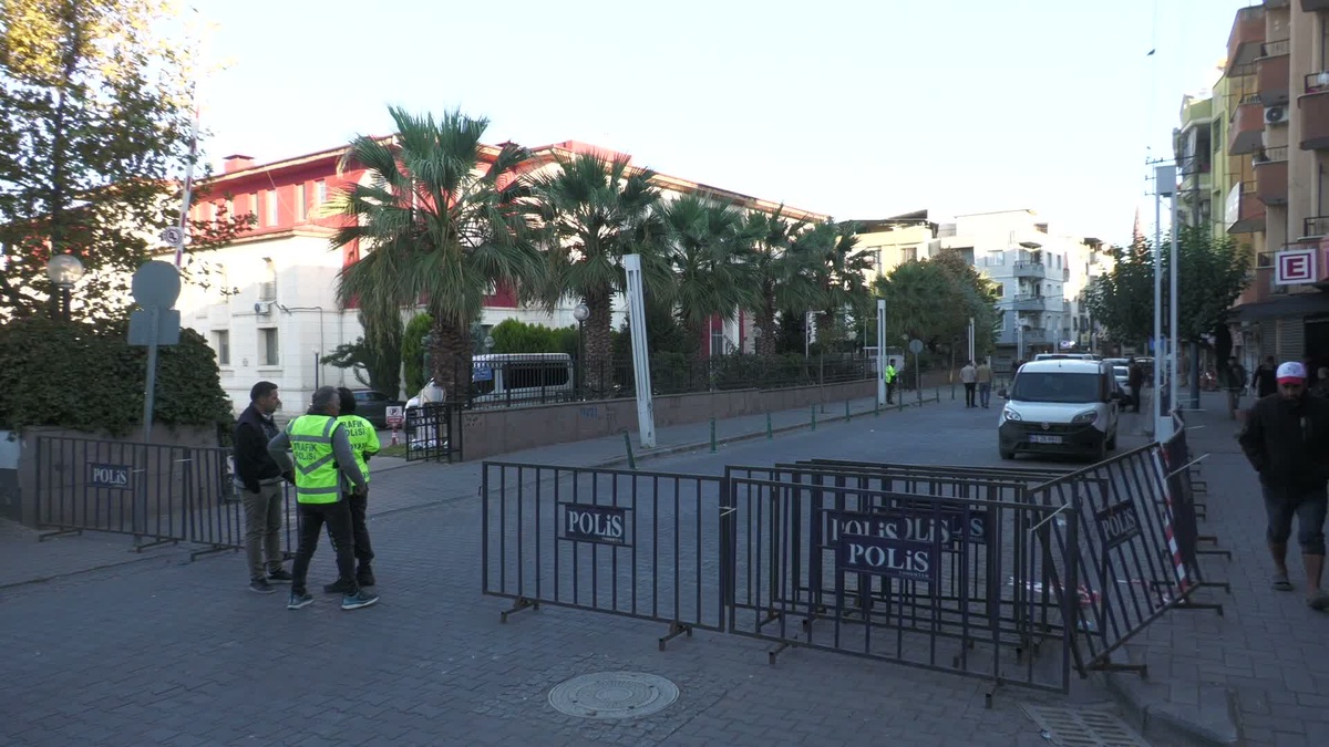 Manisa Turgutlu'da okul saldırısında 11 öğrenci yaralandı, 10 şüpheli adliyeye sevk edildi