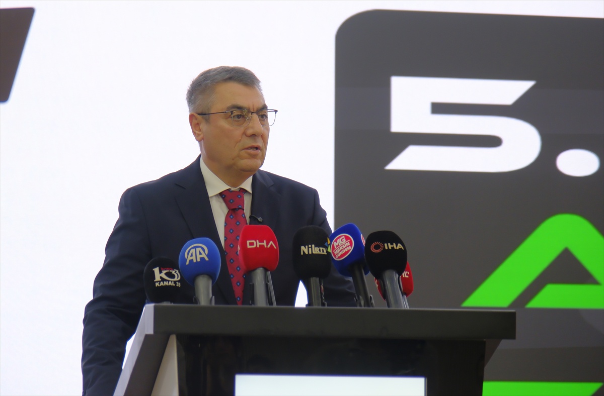 Mersin Valisi Toros, bağımlılıkla mücadelede 'Değişim Noktası' projesini tanıttı